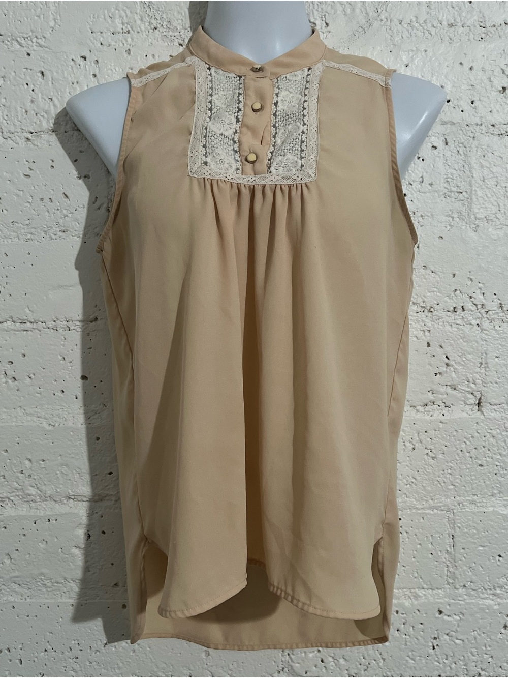 Monteau Juniors Top M Tan Lace Boho High Neck Sleeveless Blouse Flowy BW19